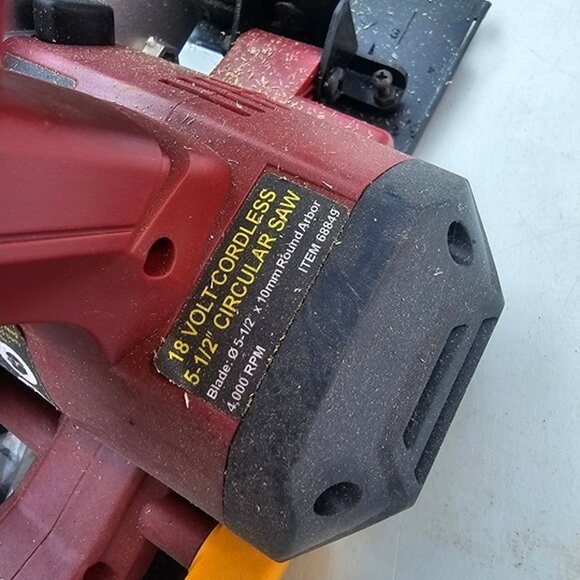 Chicago Electric Power Tools Hand Saw Detachable Battery - Picture 5 of 9